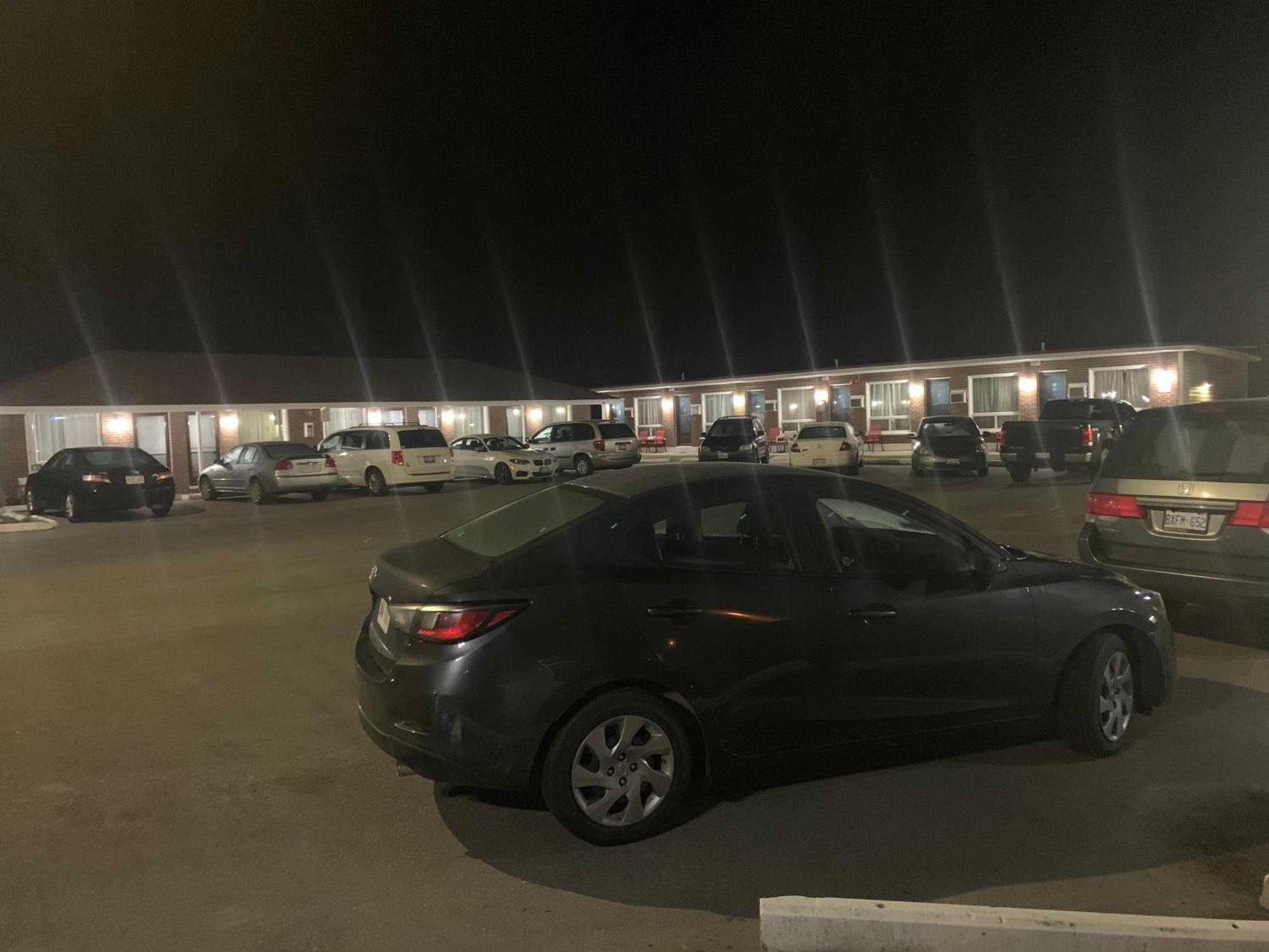 Twin Oaks Motel Orono 外观 照片