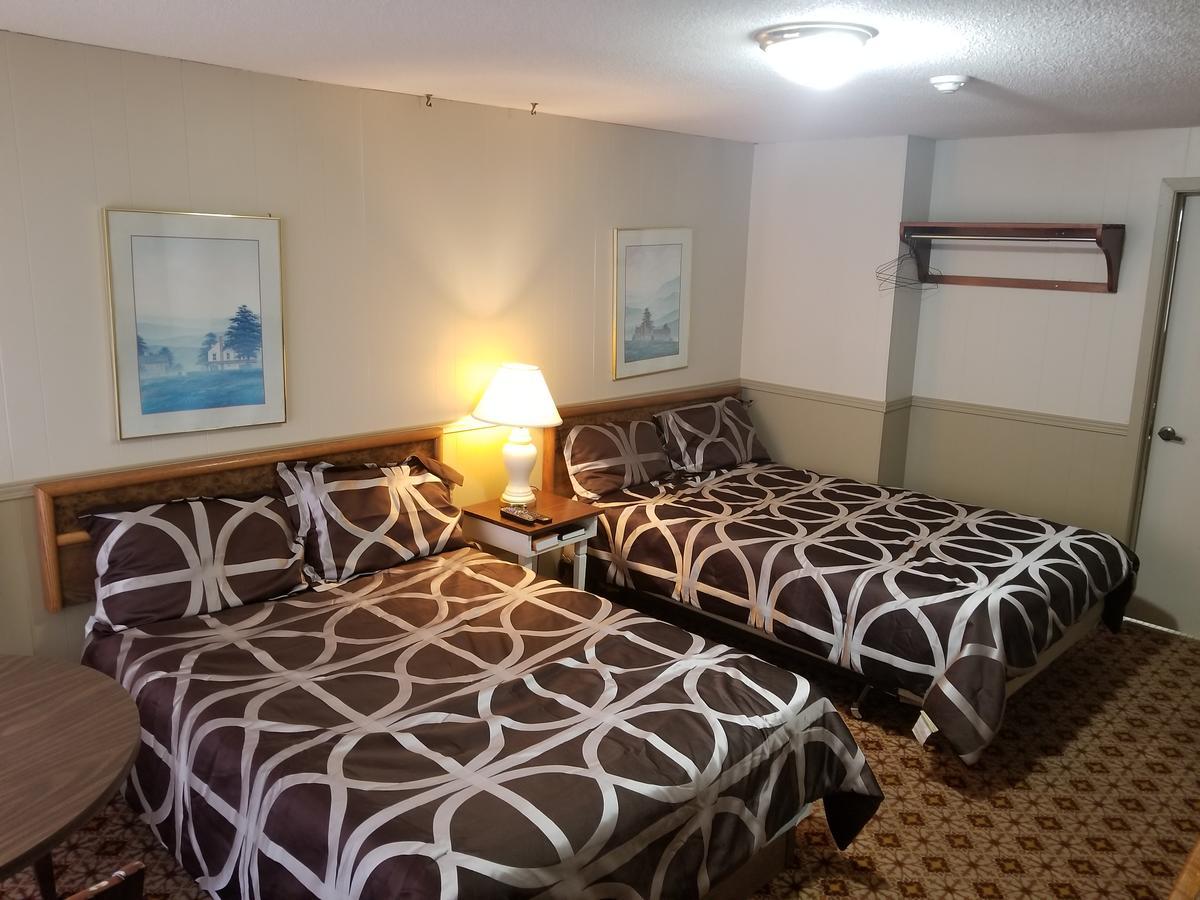 Twin Oaks Motel Orono 外观 照片