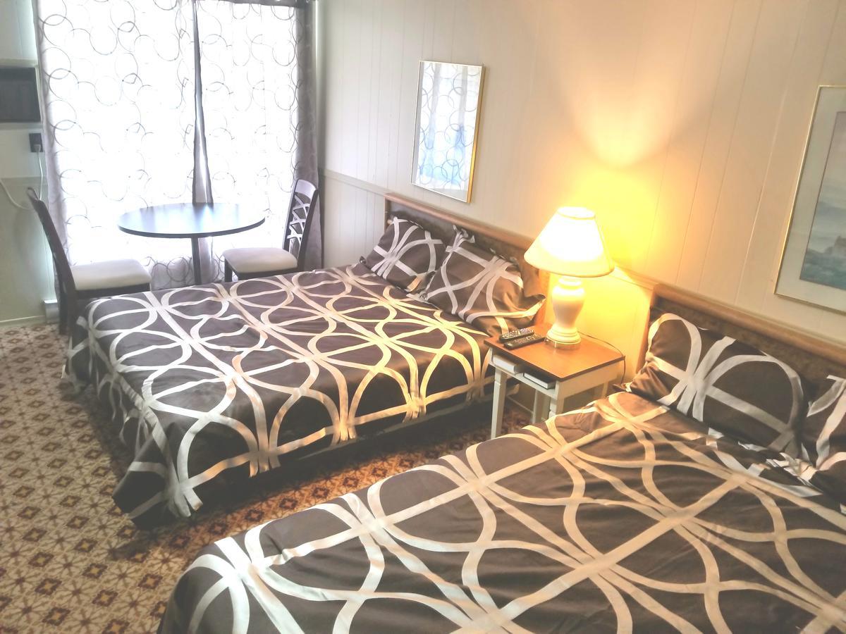 Twin Oaks Motel Orono 外观 照片